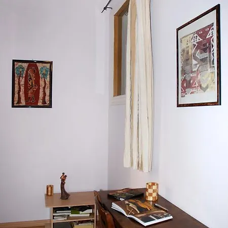 Apartman Nei Colori Apartment At 2 Stops From Colosseum