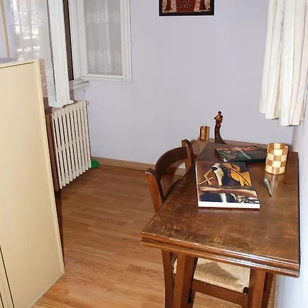 Apartman Nei Colori Apartment At 2 Stops From Colosseum *