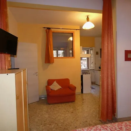 Nei Colori Apartment At 2 Stops From Colosseum Apartman Róma